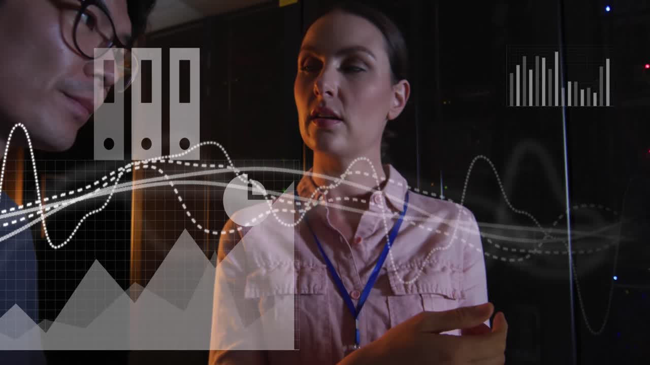 animación de procesamiento de datos y gráficos sobre diversas mujeres y hombres que trabajan en computadoras portátiles