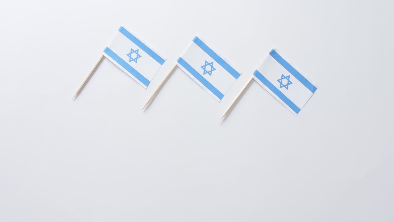 이스라엘 의 세 개의  ⁇ 발 이  ⁇  배경 에 누워 있고 복사 공간 이 있습니다.