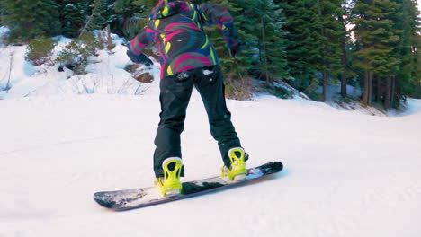 Hacer-Snowboard-En-Las-Laderas-Del-Lago-Tahoe