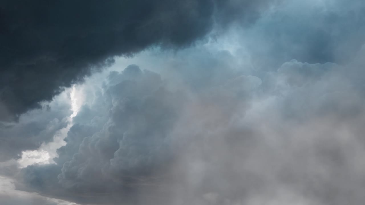 nubes de tormenta dramáticas
