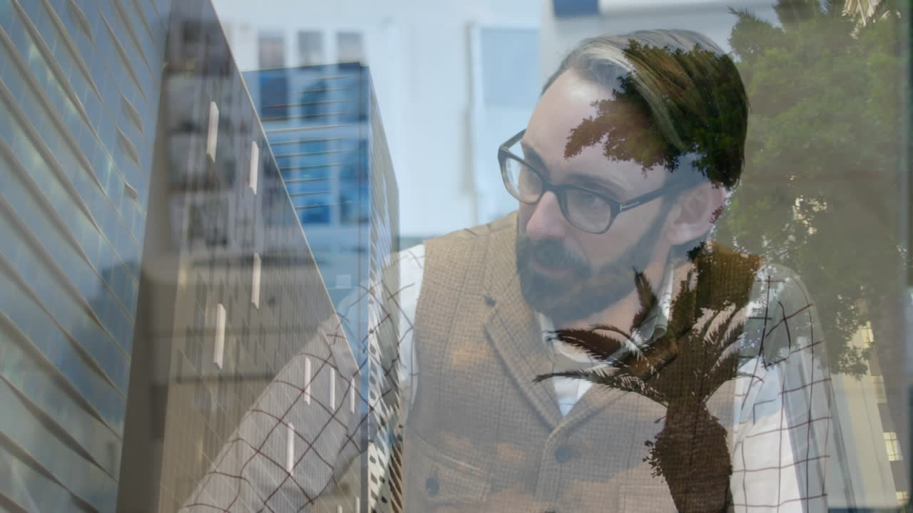 animación de edificios de oficinas sobre hombre de negocios hablando en la oficina moderna