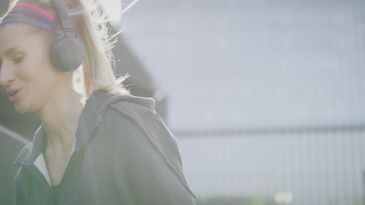 도시에서 조 ⁇ 하는 여자