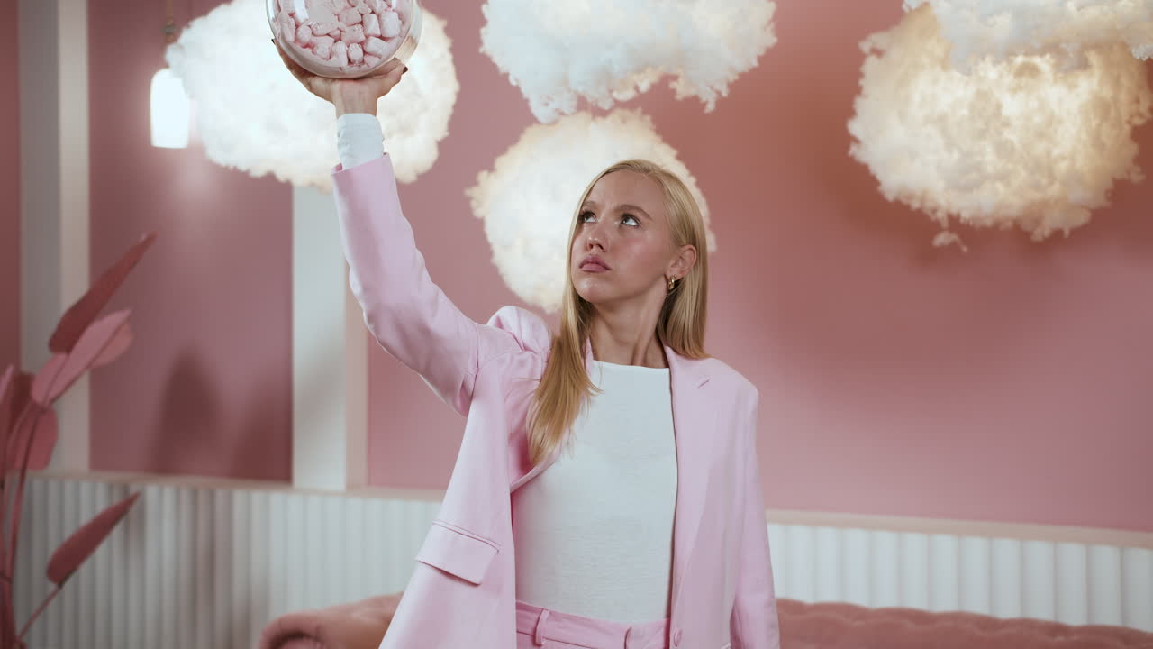 운동하는 우아한 여성