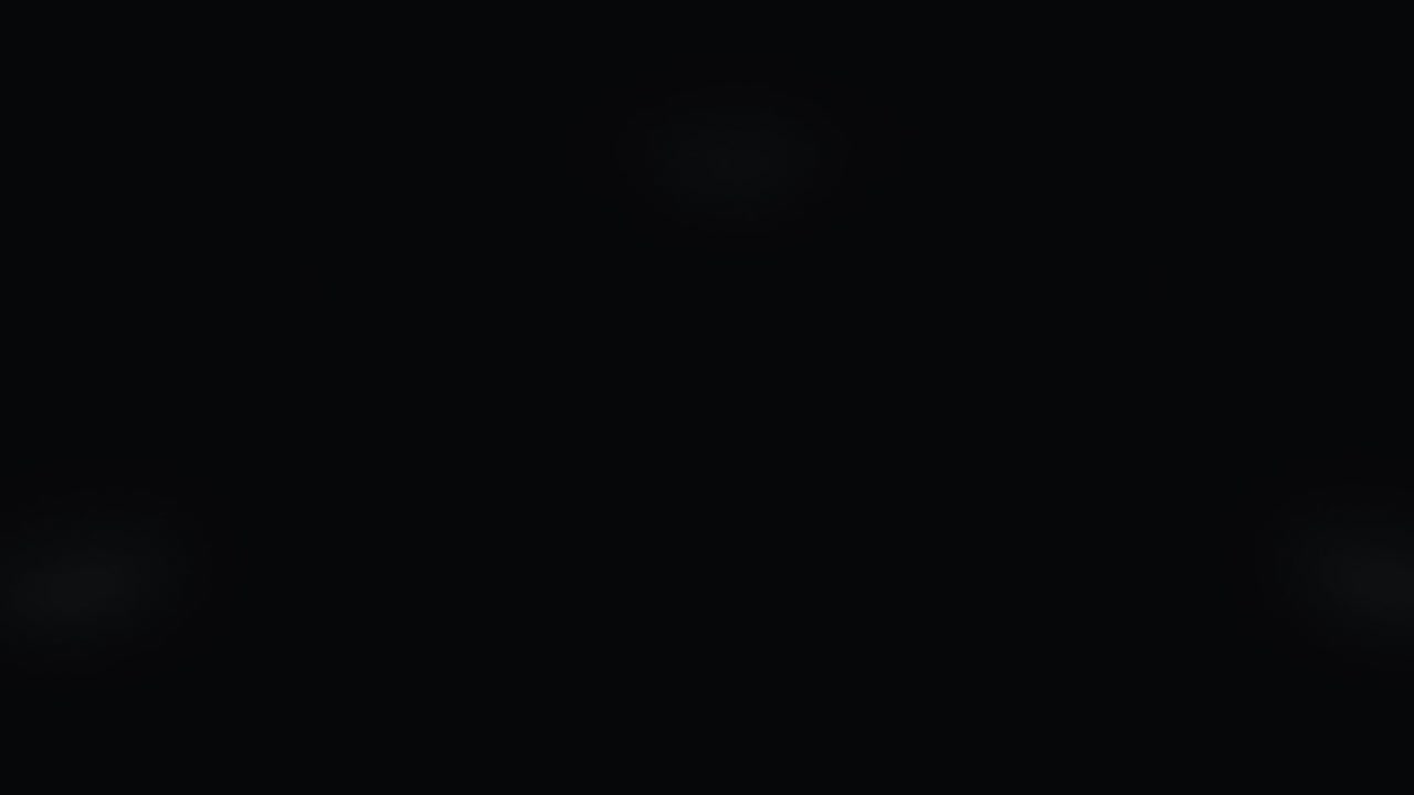 rayo irreal sobre un fondo negro con llamaradas de luz. diseño. abstracto energía colorida rayas curvas parpadeando rítmicamente, bucle sin costuras