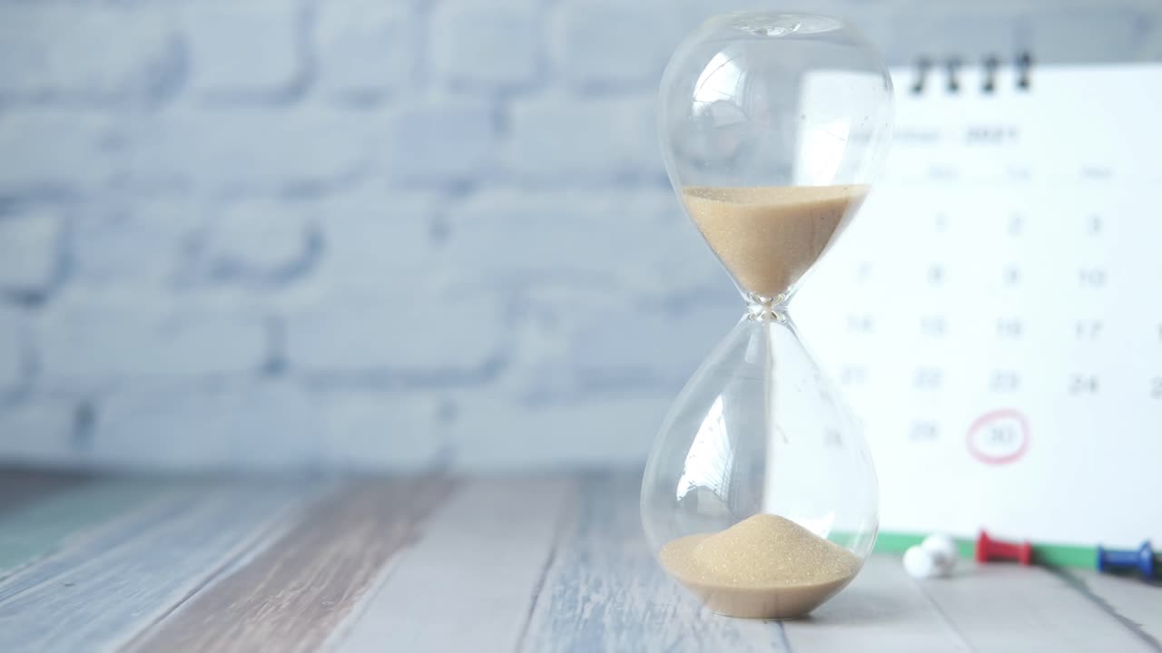 Hourglass and Calendar