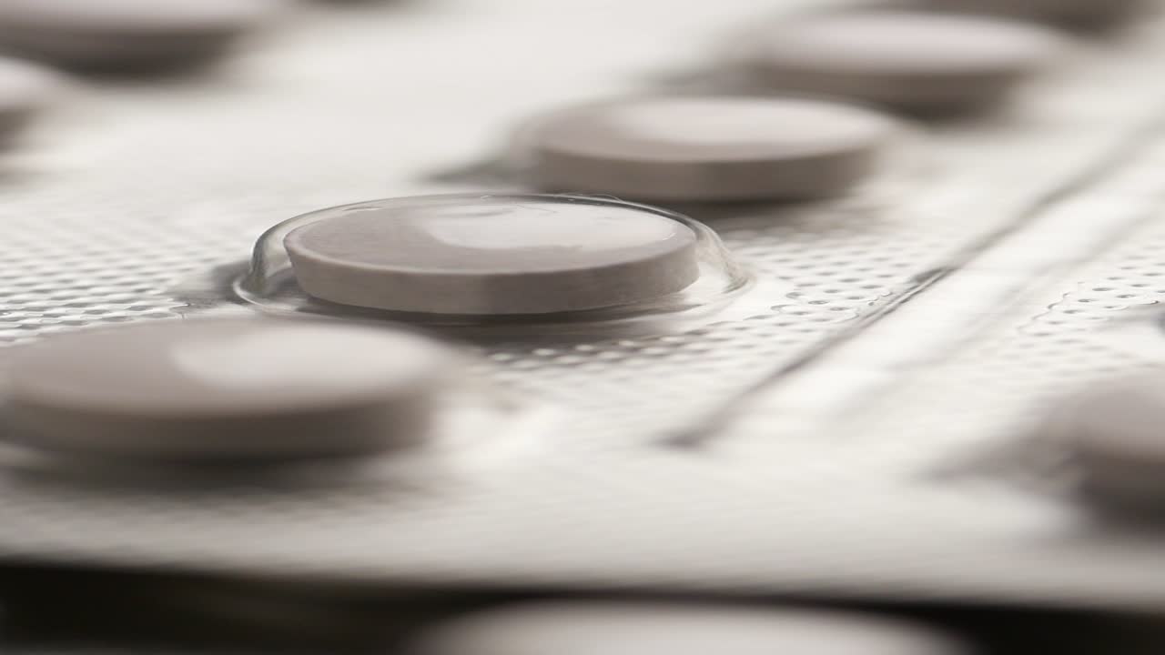 블리스터 패키지에 담긴 약의 클로즈업