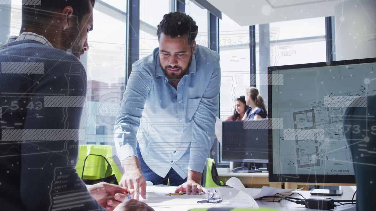 animación de bares y números cambiantes sobre diversos arquitectos discutiendo sobre el plan en la oficina