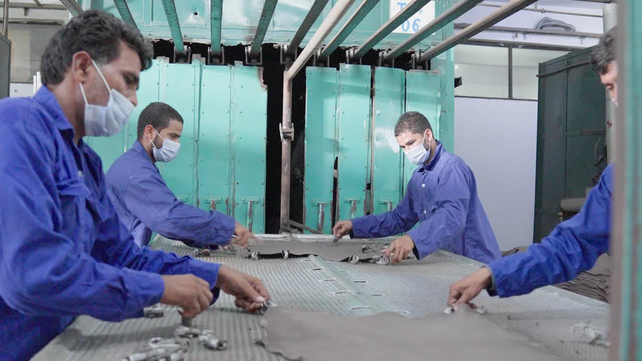 Leather cowhide undyed hide stretching frames with clamps Asia Pakistan factory