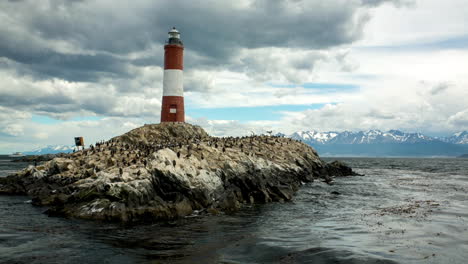 aéreo - faro les eclaireurs, tierra del fuego, argentina, tiro giratorio