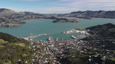 Lyttleton-port-town,-Banks-Peninsula,-New-Zealand