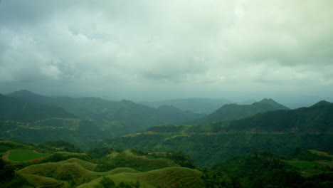 Scenic-tropical-mountains-under-an-overcast-sky,-Timelapse