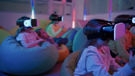 children experiencing virtual reality