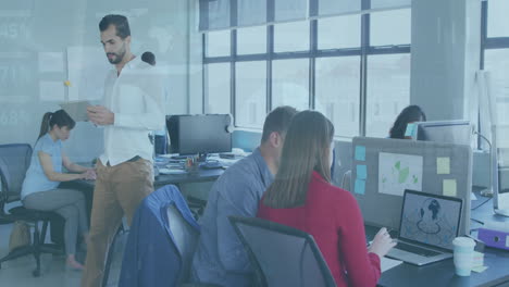 animación del procesamiento de datos sobre diversas personas de negocios en la oficina