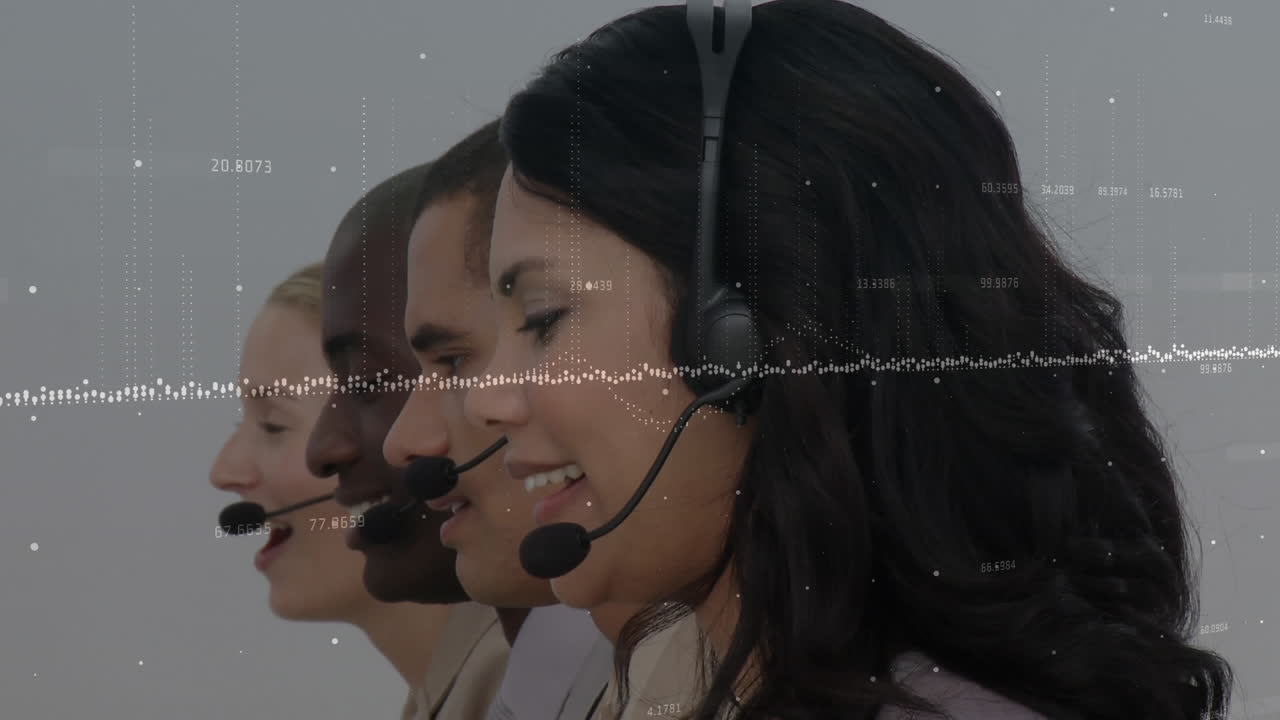 전화 헤드 ⁇ 을 사용하는 비즈니스 사람들에 대한 데이터 처리 애니메이션