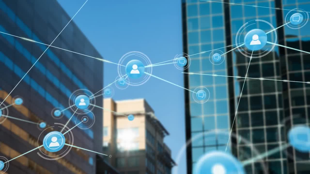 Animación de una red de iconos digitales sobre edificios altos