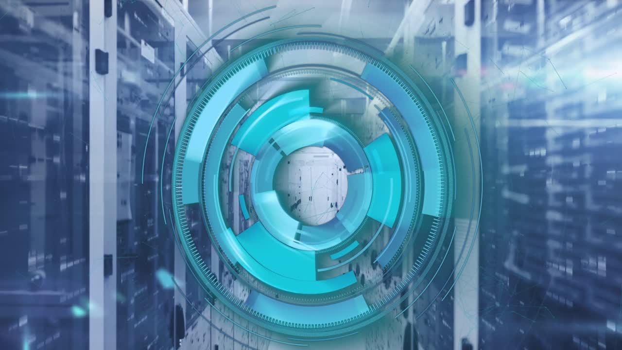 animación de círculos de carga y patrones iluminados que se mueven en bastidores de datos en la sala de servidores