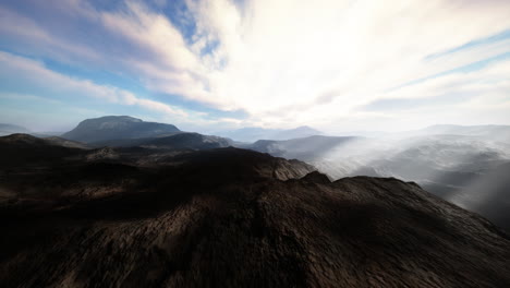 Cadenas-Alpinas-Envueltas-En-La-Niebla-De-La-Mañana