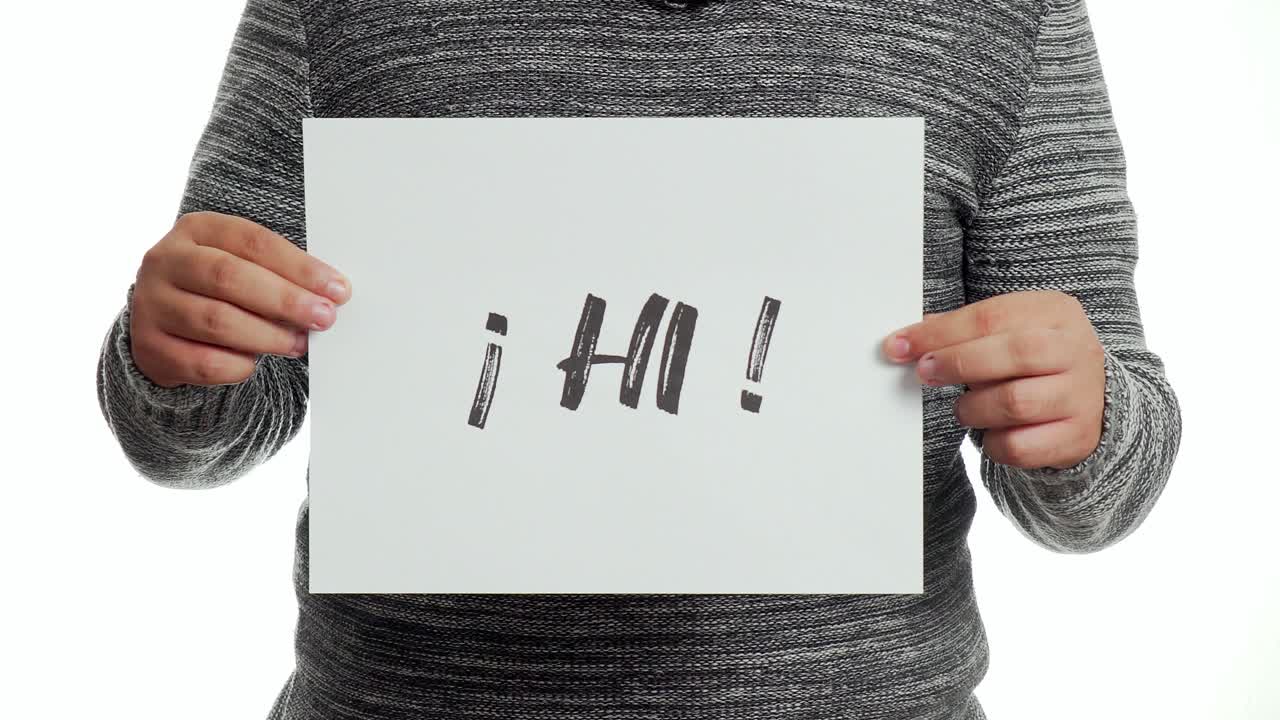 메시지와 안녕하세요라는 단어가 적힌 표지판을 들고 있는 사람