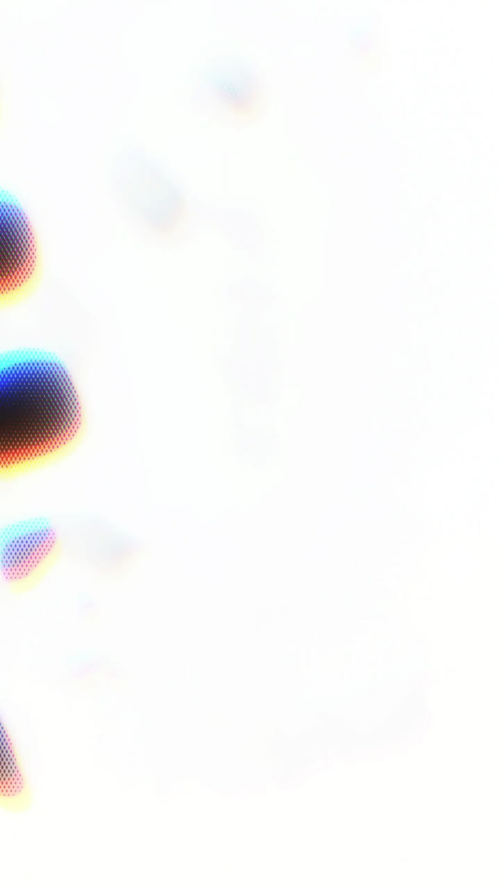 Inchiostro liquido astratto dinamico che scorre con aberrazione cromatica.