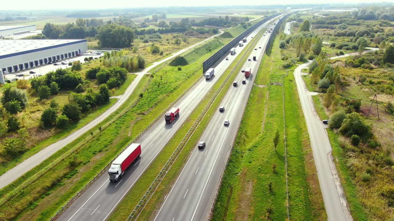 물품 창고의 공중 전망