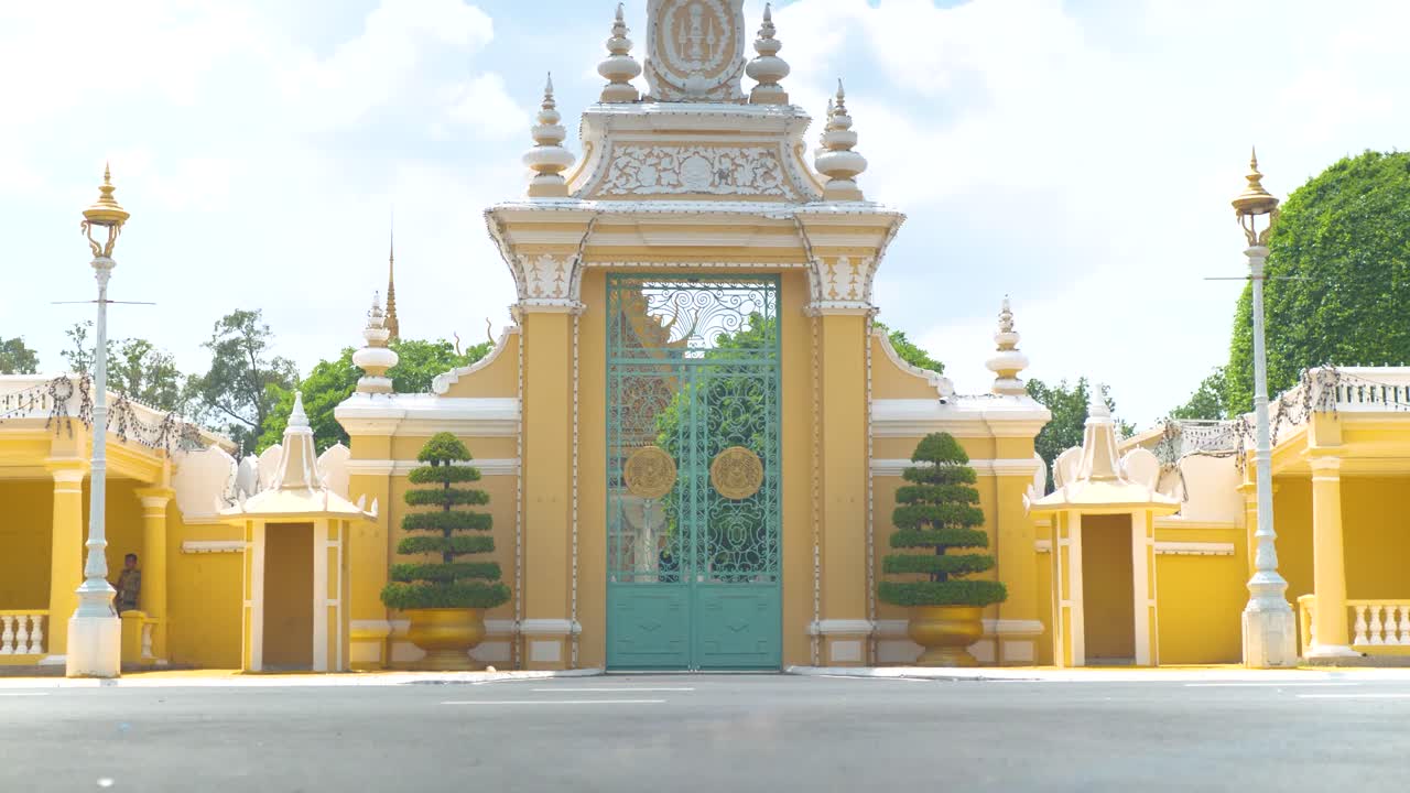 Royal Palace gate Cambodia King residence Phnom Penh home building landmark