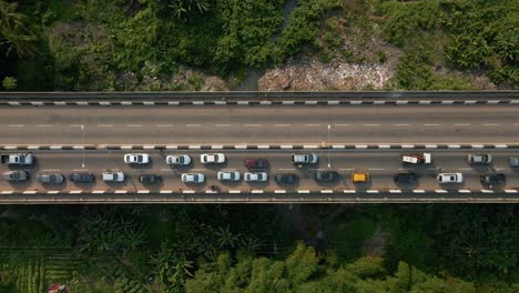 Autos-Im-Dichten-Verkehr-Von-Lagos-In-Der-Dämmerung-Bis-In-Die-Nacht