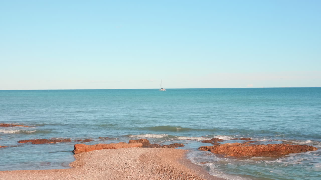 여름날 바다와 스카이라인 또는 수평선의 영화 영상