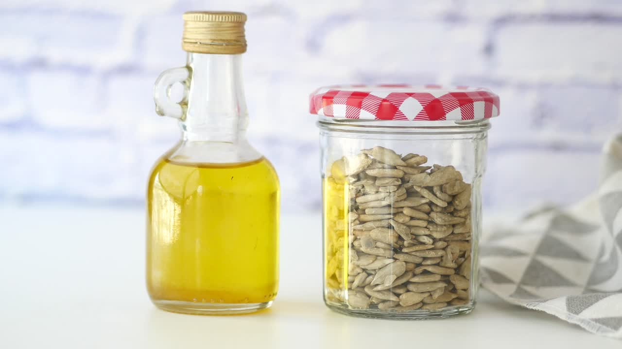 aceite de girasol y semillas