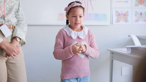 Girl-child,-classroom-presentation