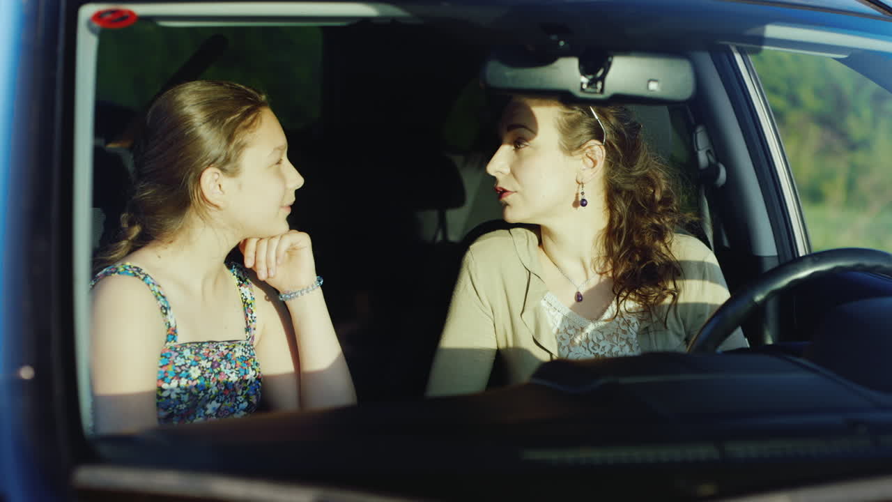 10대 엄마와 딸의 믿음직스럽고 친근한 소통 1