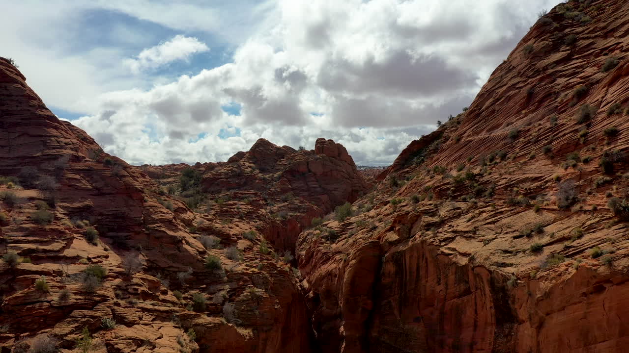 Cañón de ranura Buckskin Gulch, Utah, toma de dron del cañón de ranura profundo
