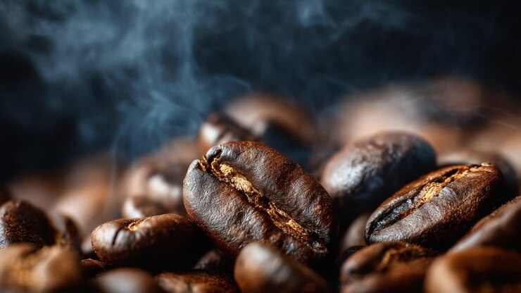 Der aromatische Tanz frisch gerösteter Kaffeebohnen: Eine fesselnde visuelle Geschichte von reichen Geschmacksnoten und duftendem Aroma in jedem Schluck.