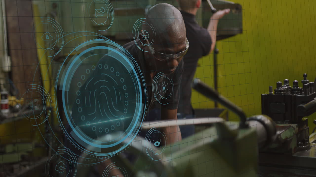 animación del texto de protección de datos con círculos sobre maquinaria de funcionamiento de mecánicos afroamericanos.