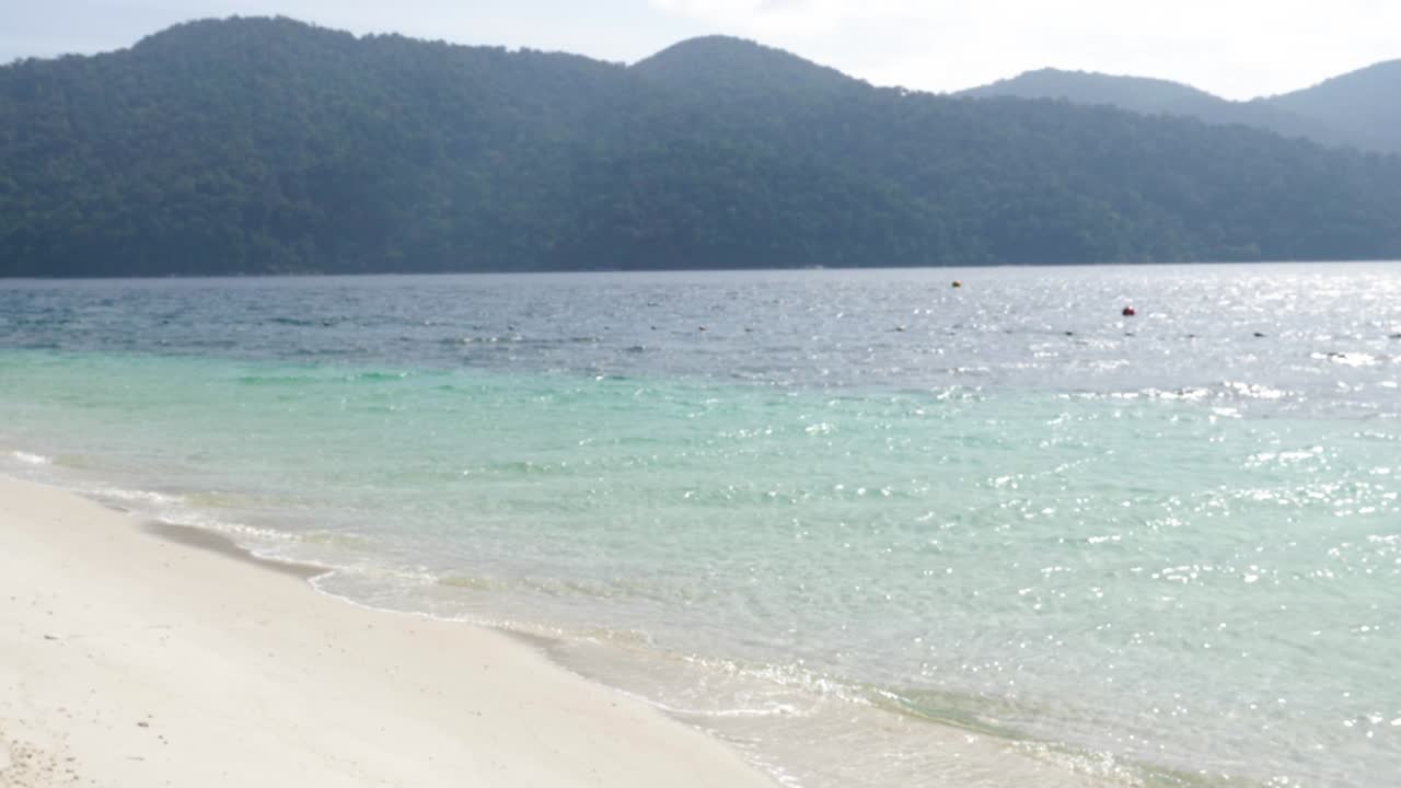 태국 카메라 패닝 왼쪽에서 멋진 해변의 울트라 슬로우 모션 샷