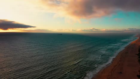 Océano-Y-Playa-Al-Atardecer.---Aéreo