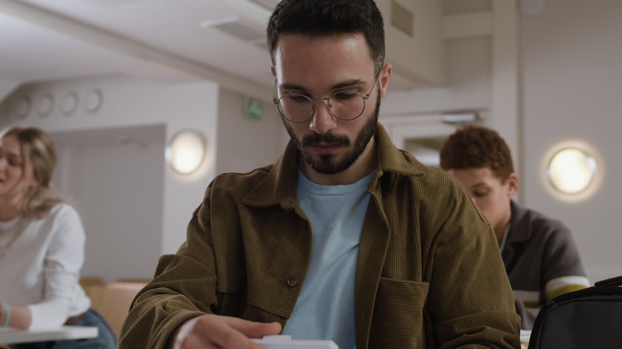 estudiantes en un aula