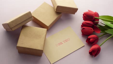regalo con flores
