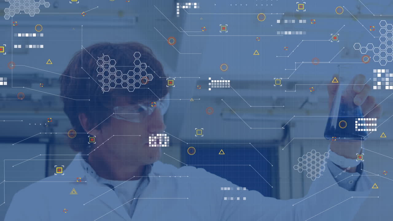 animación de procesamiento de datos sobre científico caucásico que sostiene un tubo de ensayo en el laboratorio