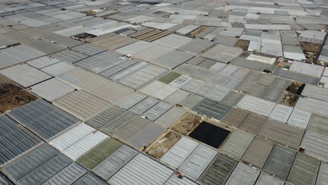 enormes tierras de cultivo en almerimar, filmado por un dron