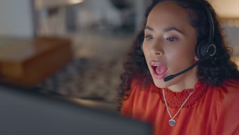 mujer negra, call center y consultoría