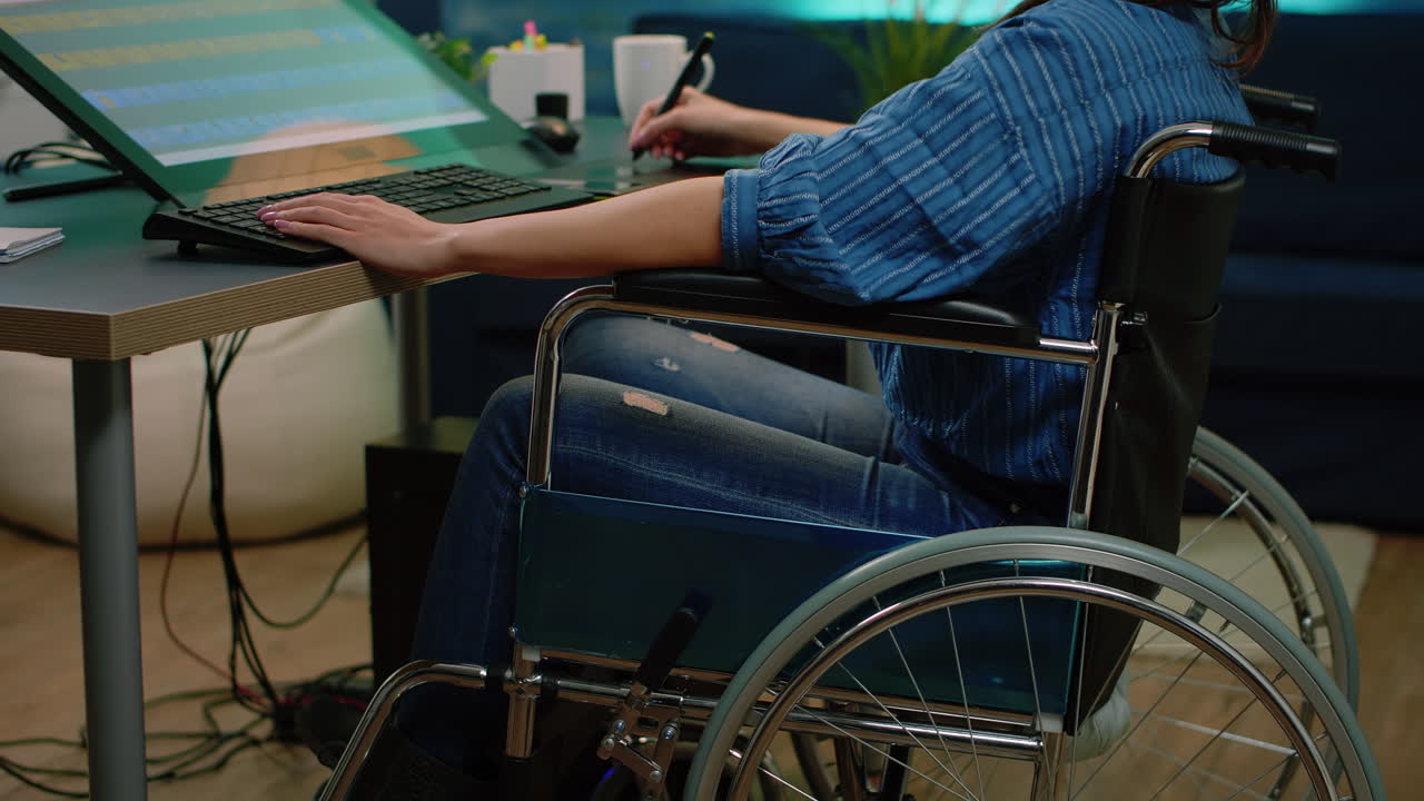 Photography artist with handicap using touch screen