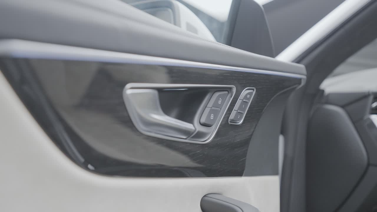 крупный план интерьера двери машины