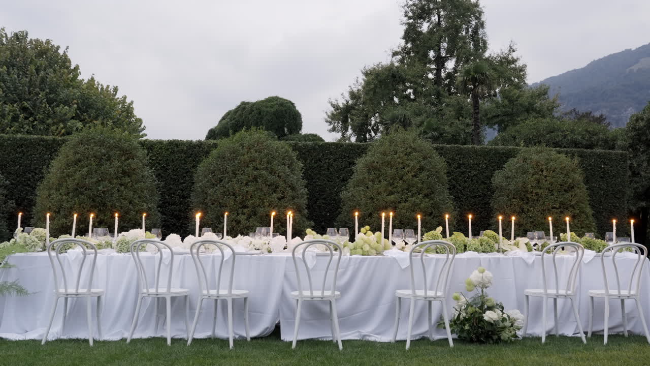 Elegant Outdoor Wedding Dinner