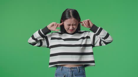 귀를 는 여자