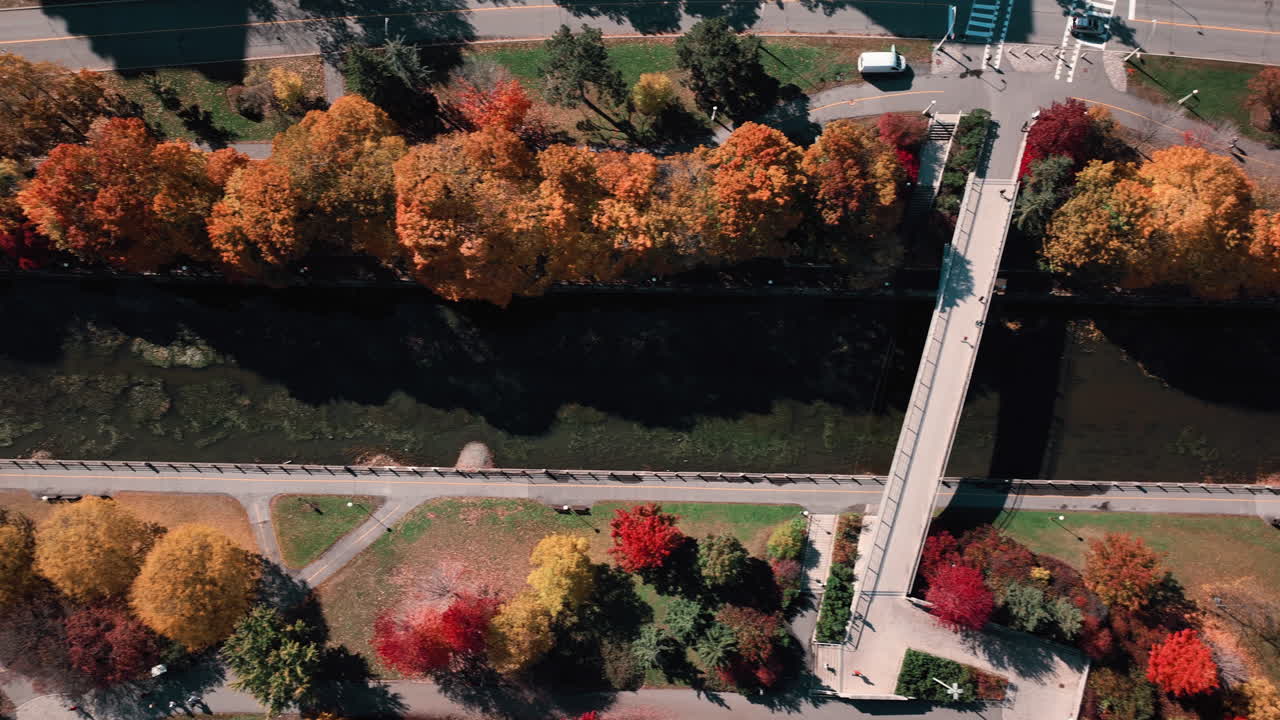 vista aérea de arriba hacia abajo del canal rideau ottawa