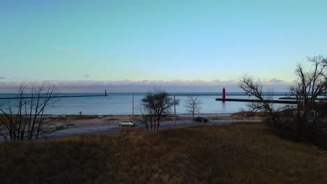 Die-Sich-über-Dem-Hufeisen-Erheben,-Sollen-Die-Berühmten-Strände-Von-Muskegon-Zeigen