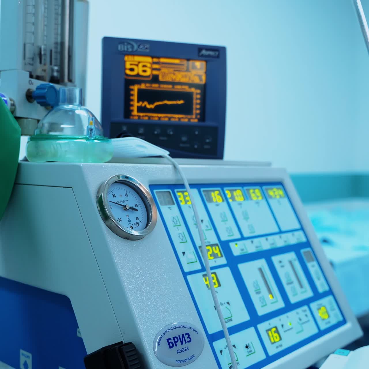 Intensive care unit. Mechanical ventilation equipment. Critical Medicine.