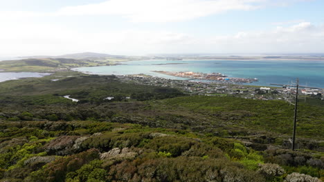 Scenic-mountain-viewpoint-over-Bluff,-Southland,-New-Zealand