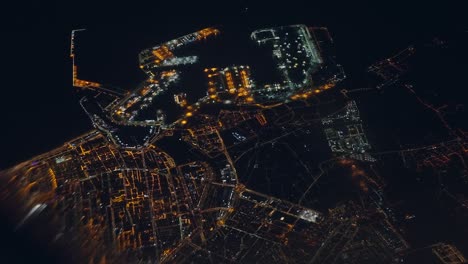 vista aerea notturna di alicante, scattata da un aereo