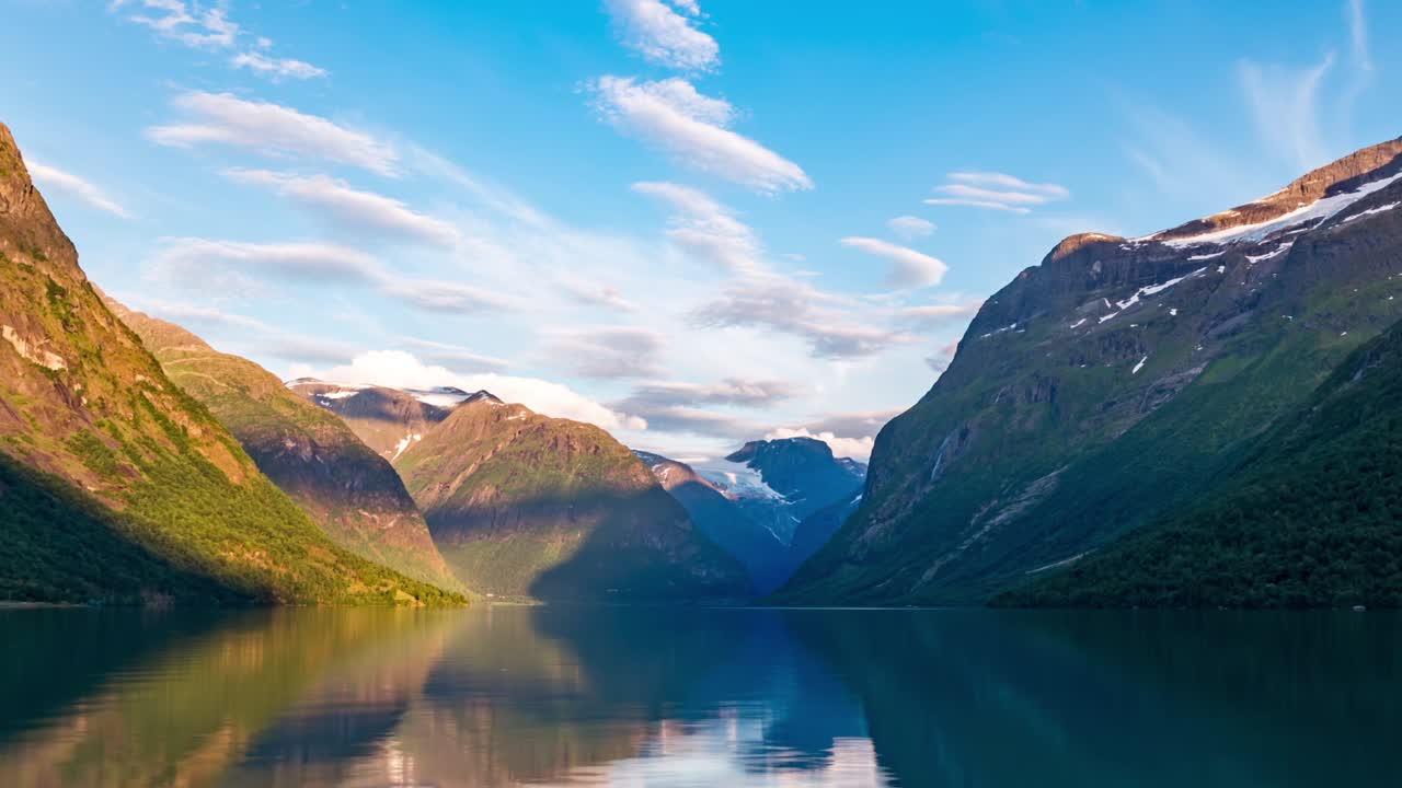 el lago lovatnet es una naturaleza hermosa noruega timelapse.